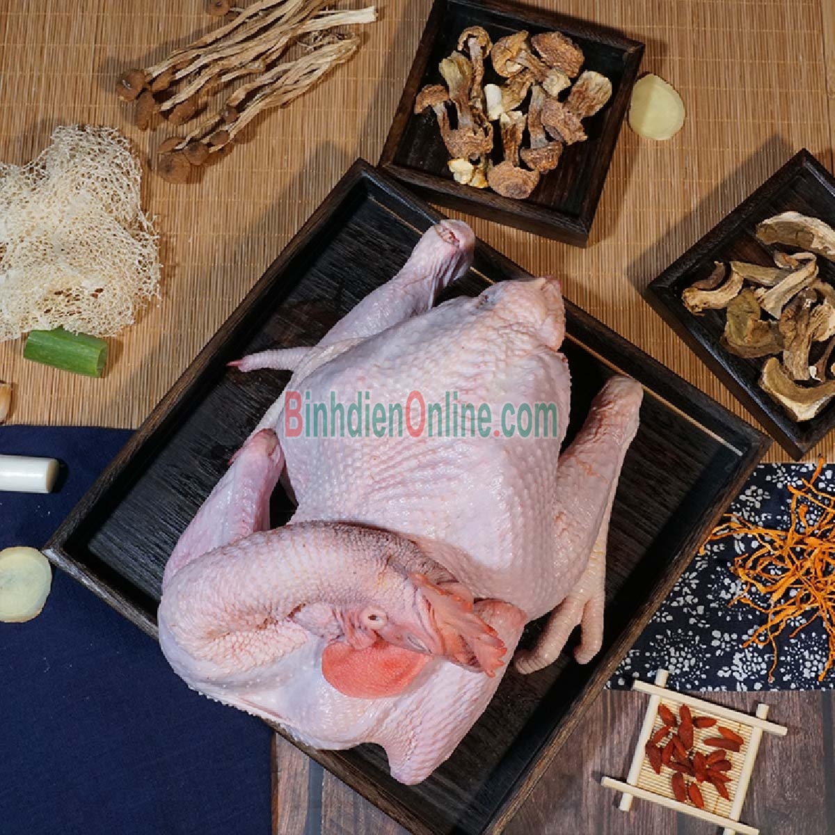 Gà lai chọi  còn sống, đảm bảo là ngon 2,5-3 kg/con Xuất xứ Đồng Nai
