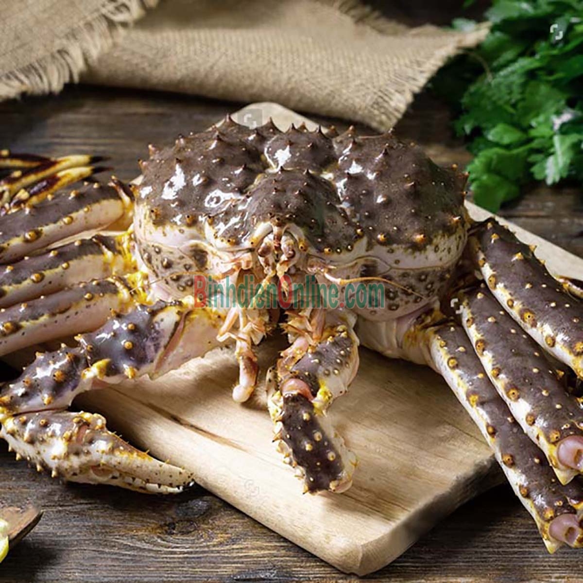 Cua hoàng đế đực  sống giá tốt 2-2,5 kg/con Xuất xứ Alaska